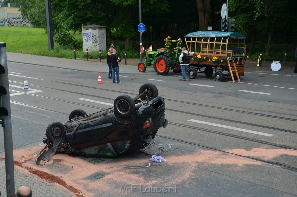 VU Pkw Planwagen Koeln Muelheim Berlinerstr Cottbuserstr P021.JPG - Miklos Laubert